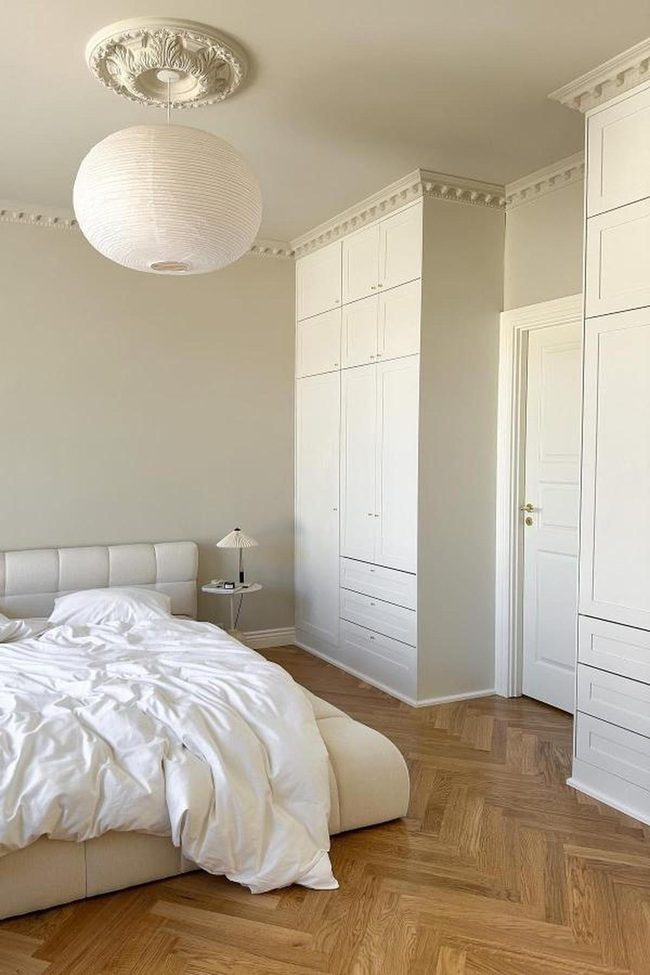 White Space Walls Meet Ornamental Touches