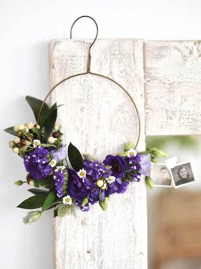 Rotating Floral Wall Storage