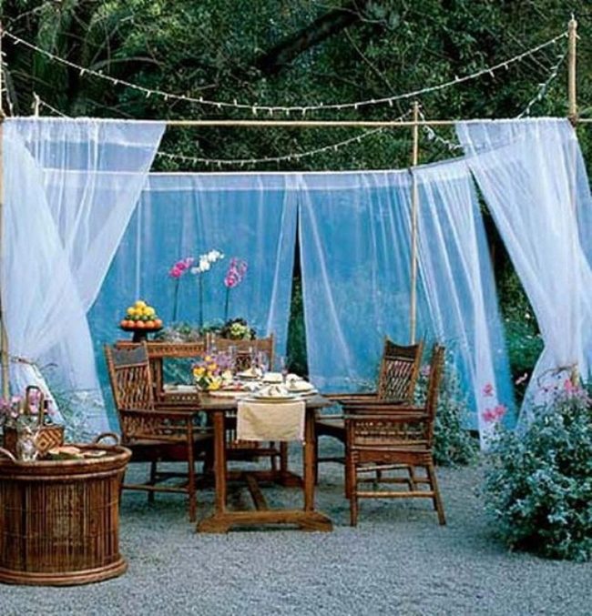 Candlelit Garden Dining Under Stars