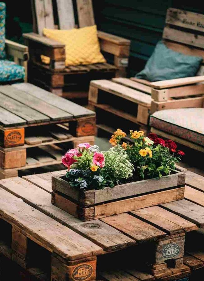 Wooden Pallet Fire Pit Seating