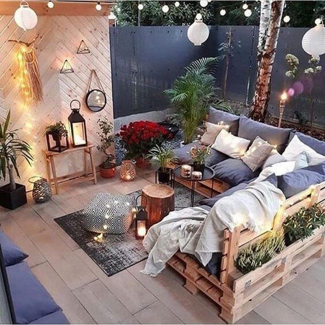 Wooden Pallets With Colorful Cushions