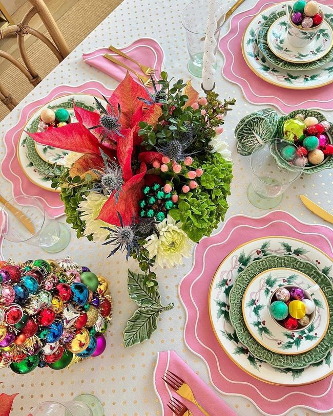Red And Green Floral Table Setting