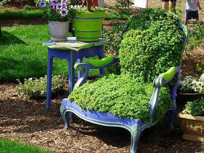 Green Armchair Living Planter