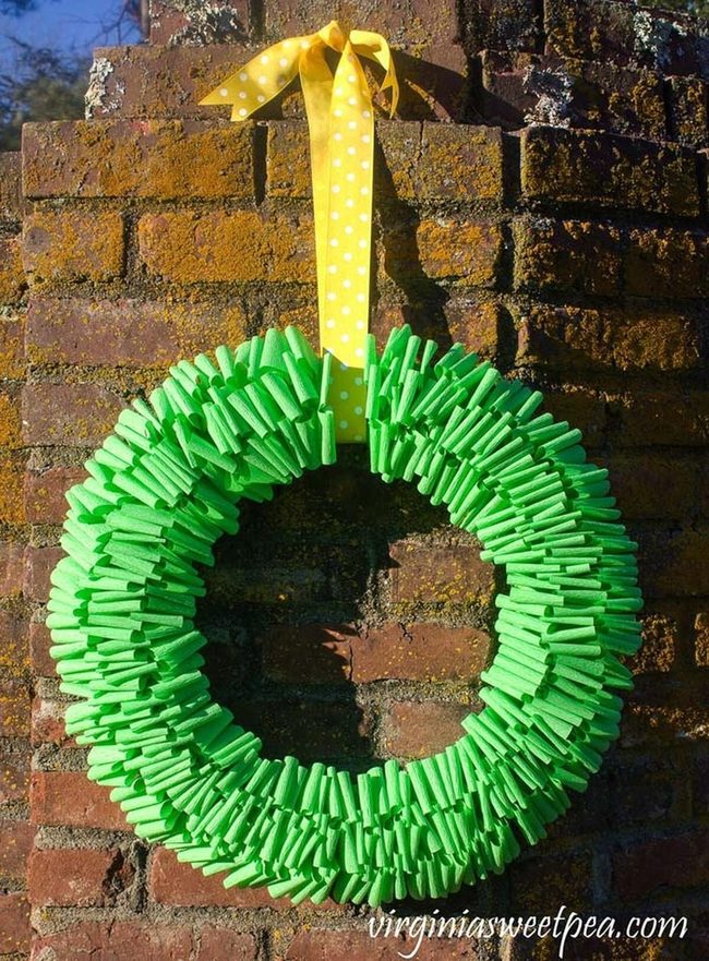 Crepe Paper Spring Wreath Burst