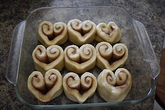 Cinnamon Heart Rolls Golden