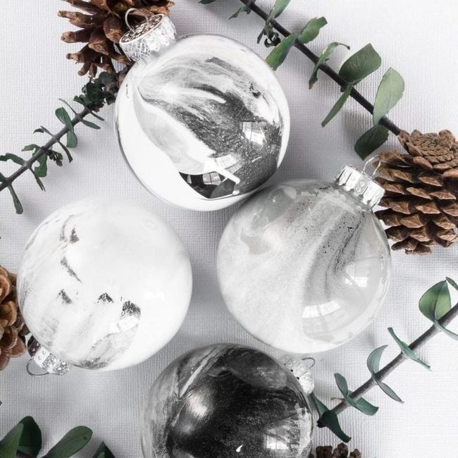 Monochrome Ceramic Ornaments Sparkle