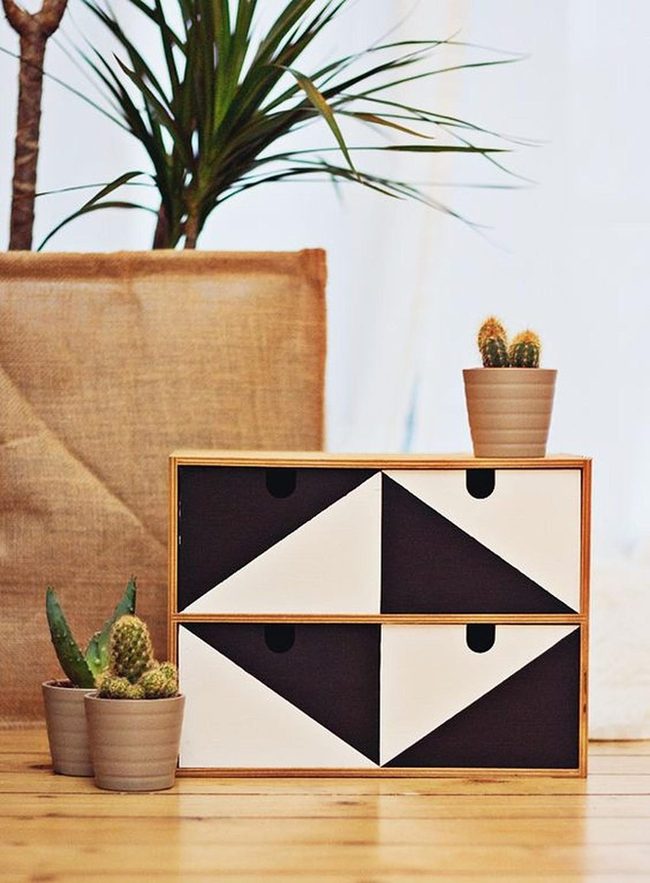 Black And White Geometric Drawer
