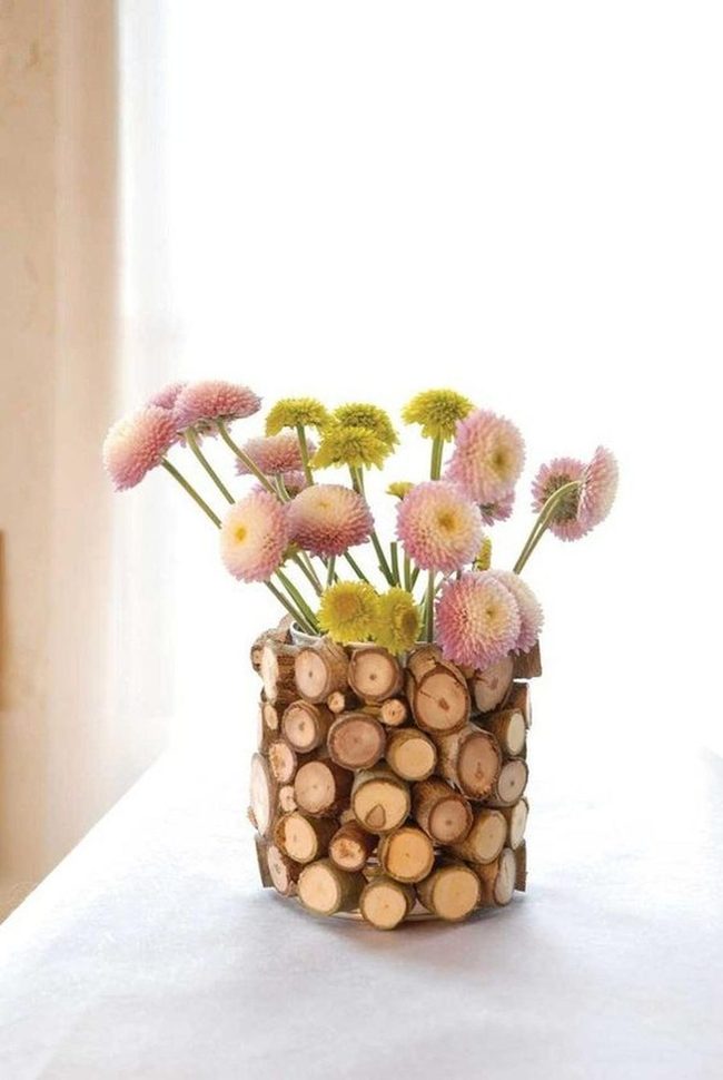 Wood Slice Vases With Pink Blooms
