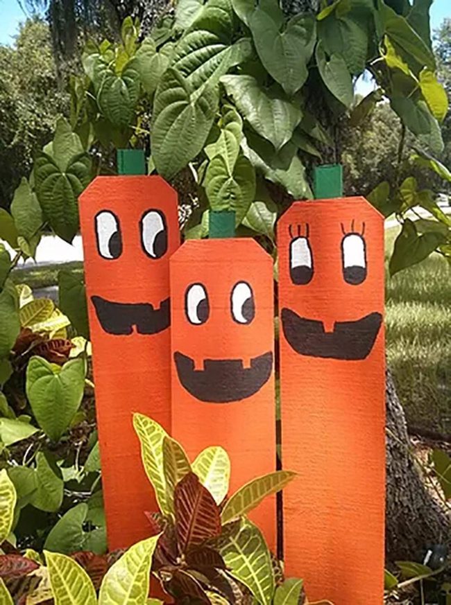 Painted Pallet Pumpkins