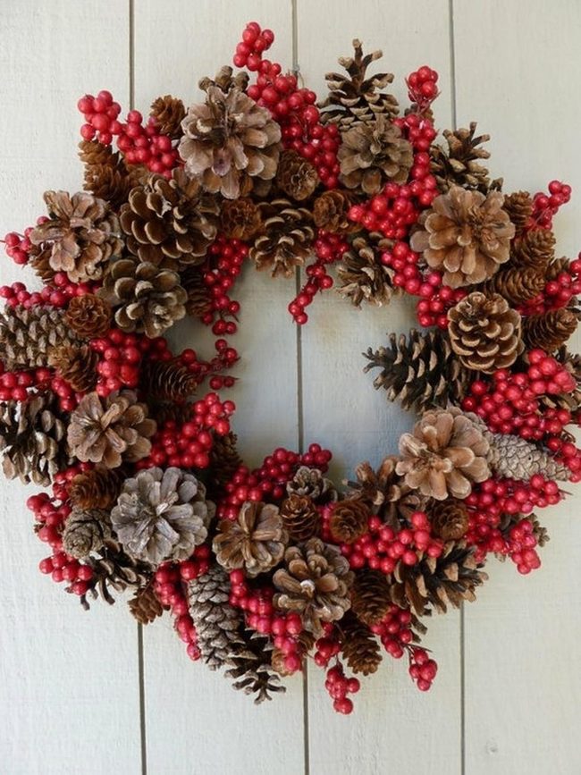 Red Berries, Pinecone Circle