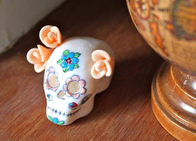 Peach Flowers, Skull White