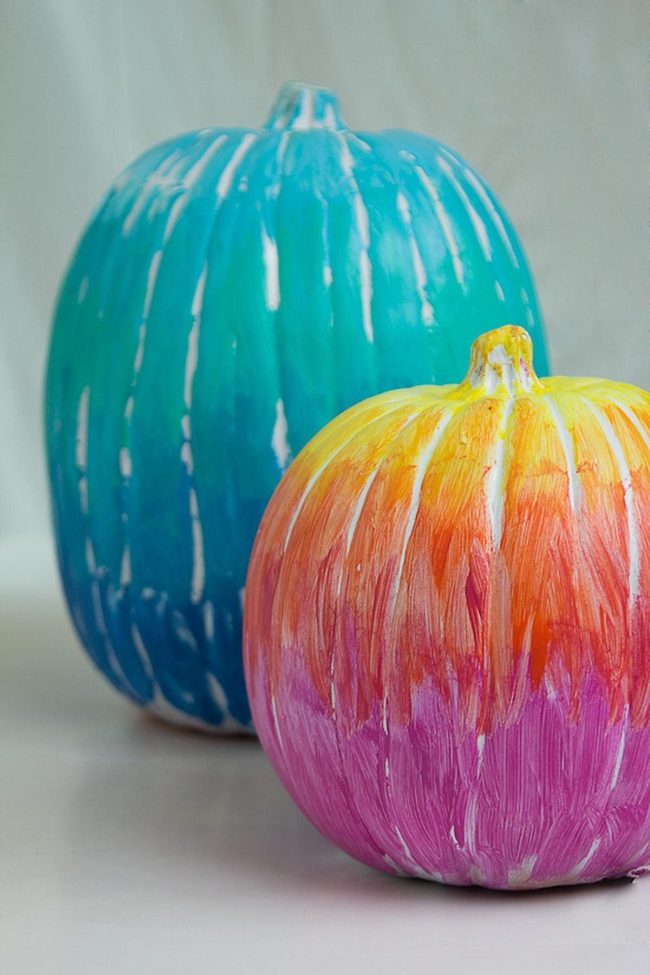 Painted Pumpkins With Dual-Tone Sparkle