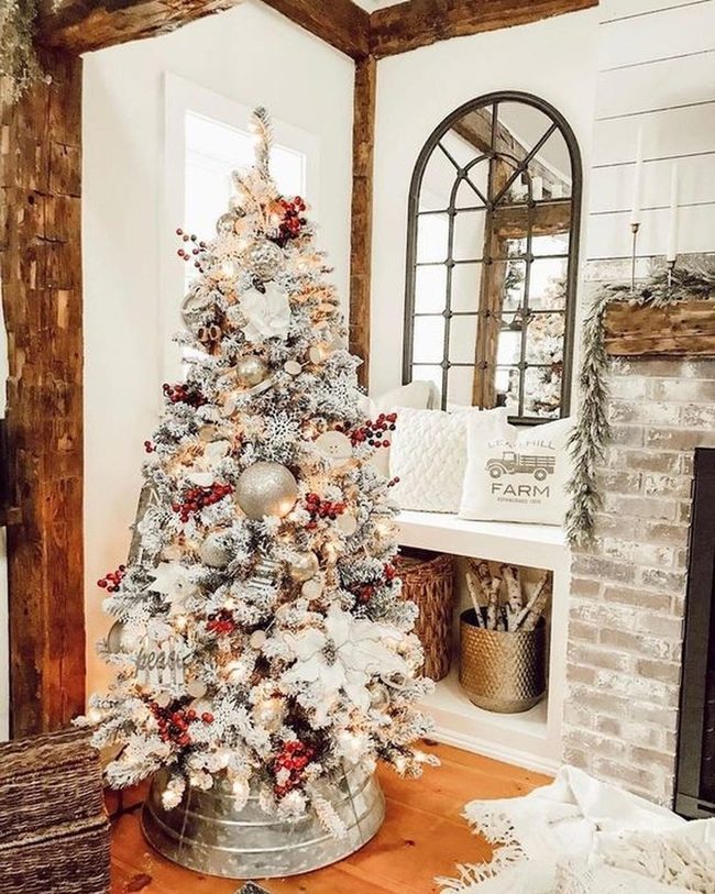 White Tree, Red Berries, Farmhouse Christmas