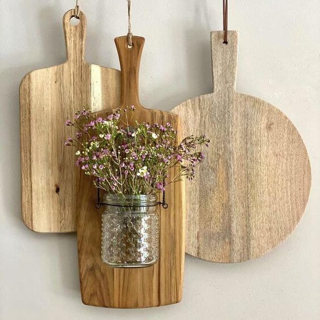 Wood Grain Meets Delicate Blooms