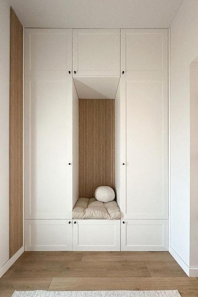 White Wooden Alcove With Cushioned Seating
