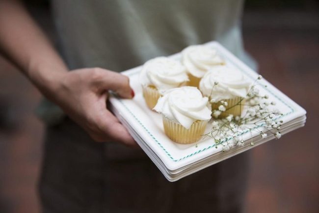 White Frosting Cupcakes With Flowers