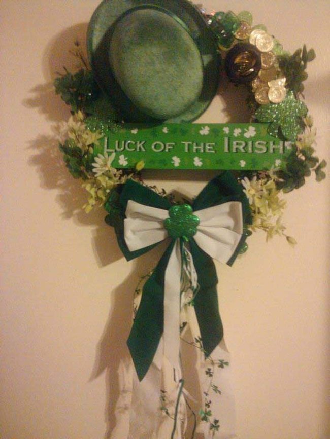 Green Shamrock Leprechaun Door Statement