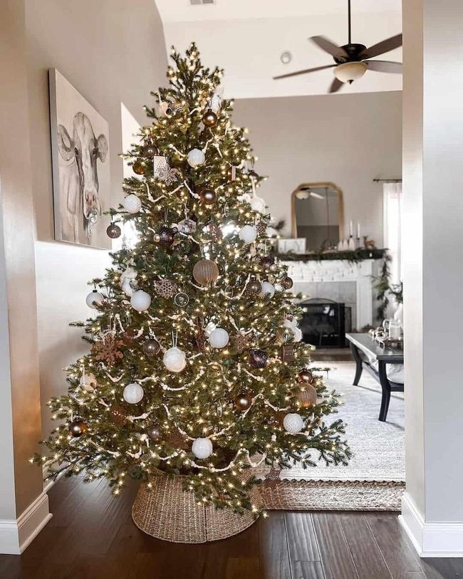 Cream Ornaments, Snowflake Branches