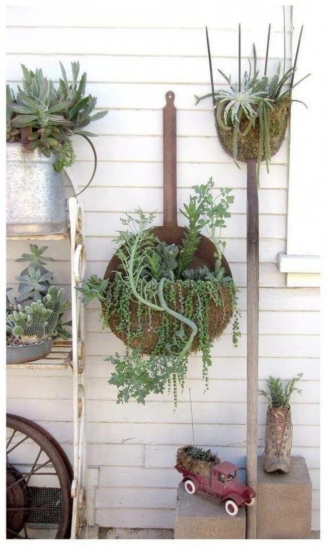 Weathered Metal Overflowing Green