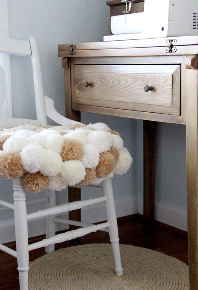 Cream Pom-Pom Craft Corner