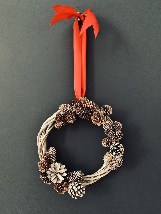 Natural Pine Cone Wreath