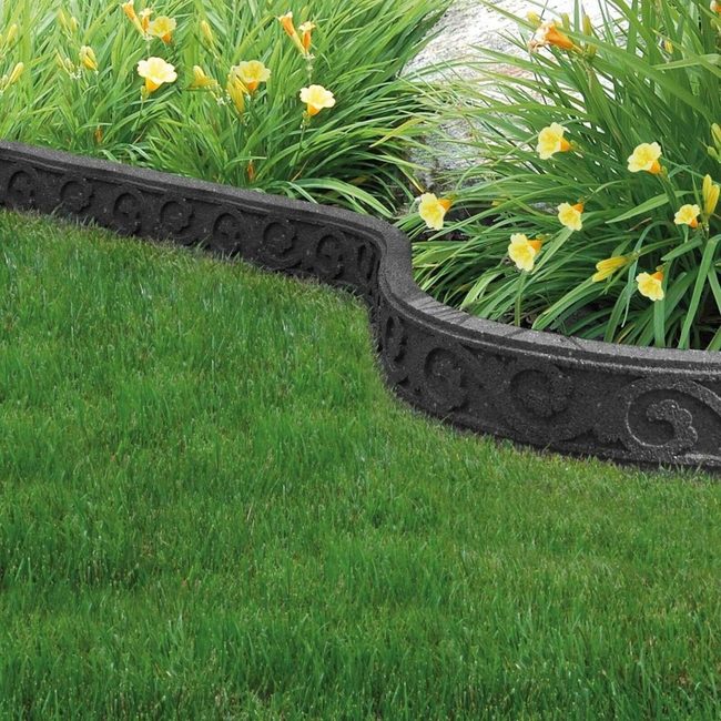 Dark-Edged Garden Borders Pop