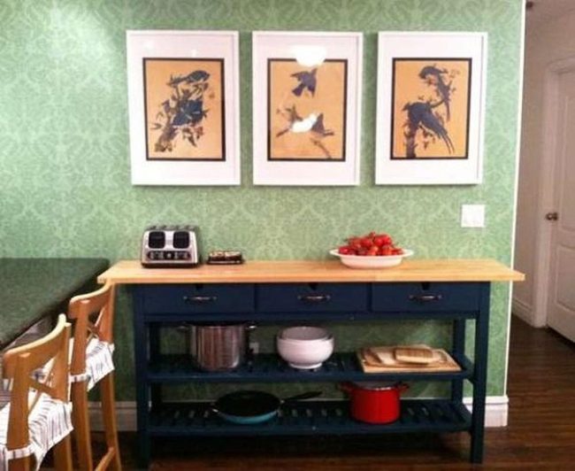 Green Walls, Natural Kitchen Corner