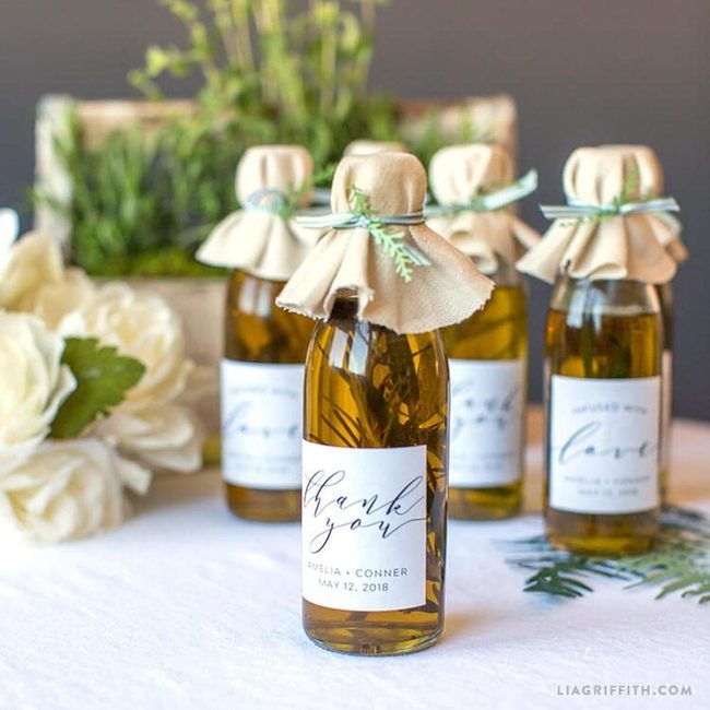 Burlap-Wrapped Personalized Wedding Tokens