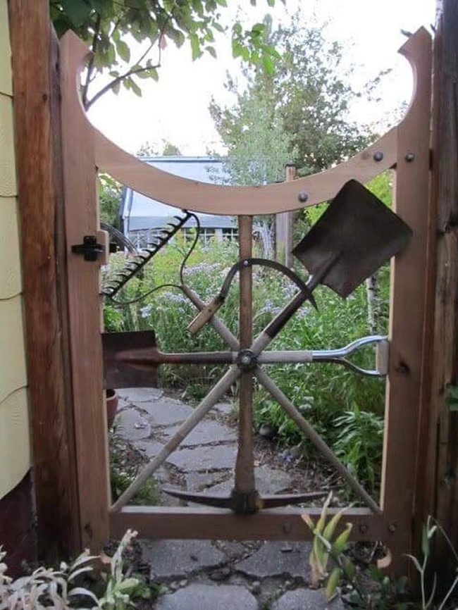 Shovel Metal Garden Gate
