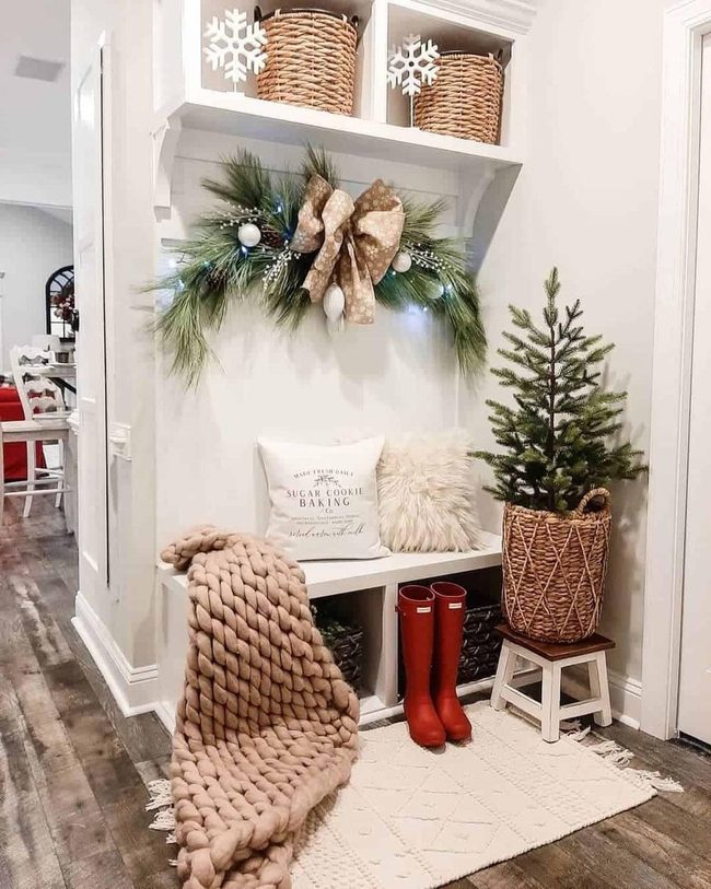 Green Garland Mudroom Storage