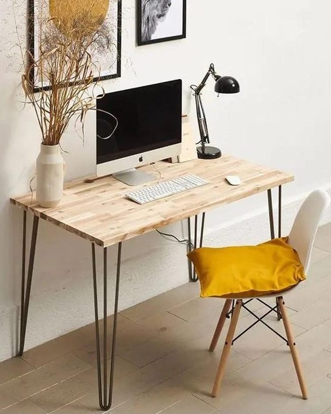 Dried Plants Anchor Minimal Desk