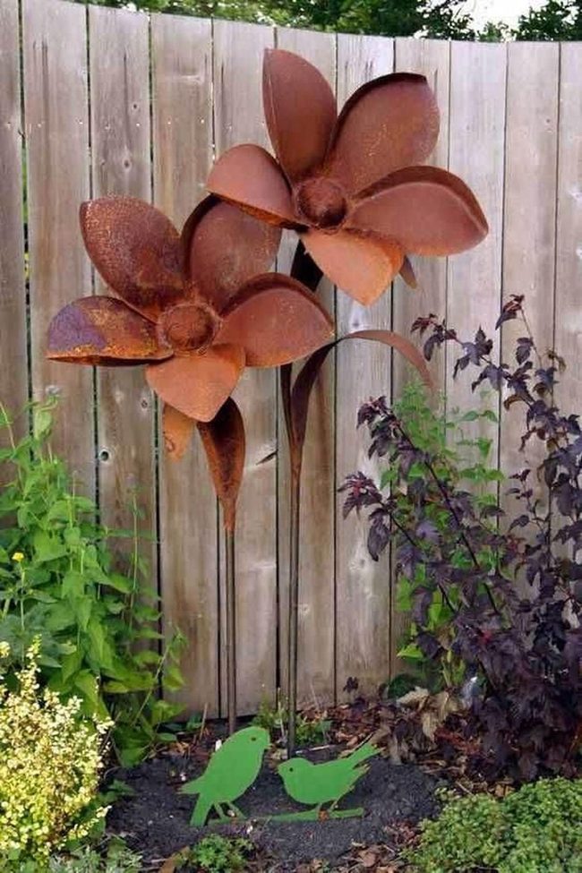Oversized Metal Flowers, Living Garden