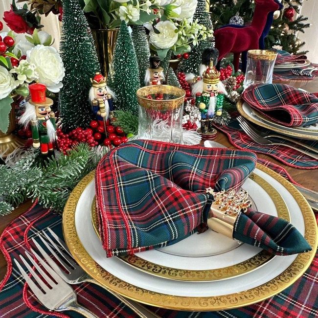 Plaid Red And Green Holiday Table