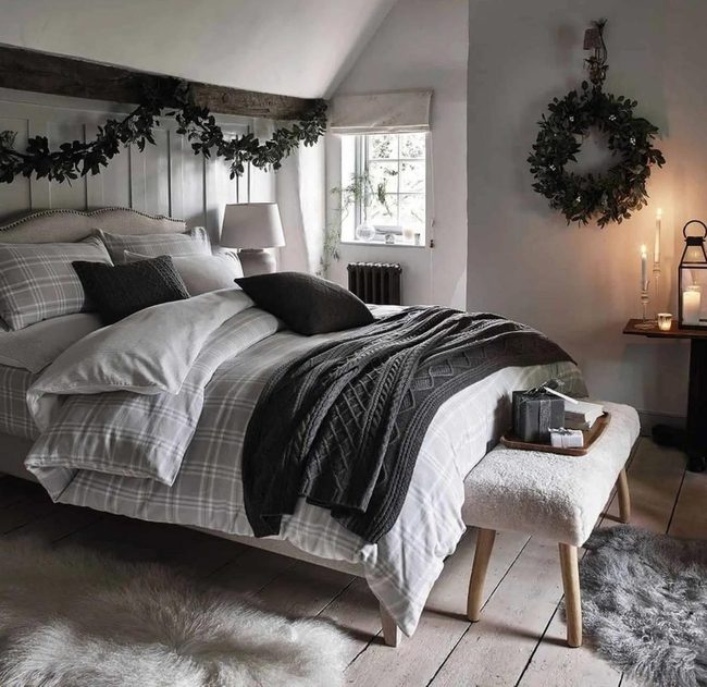 Green Garland Winter Bedroom