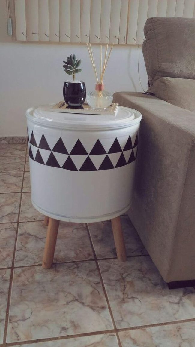 Geometric Black Bucket Table