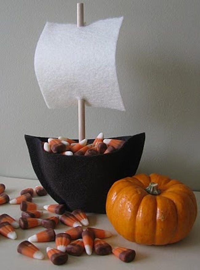 Candy Corn Black Boats