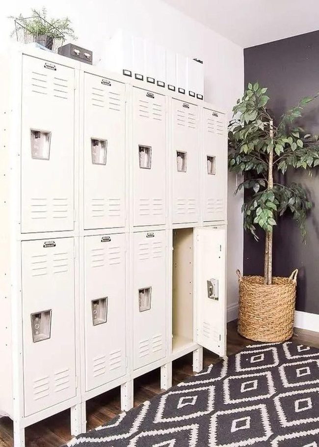 Black Diamond Locker Room