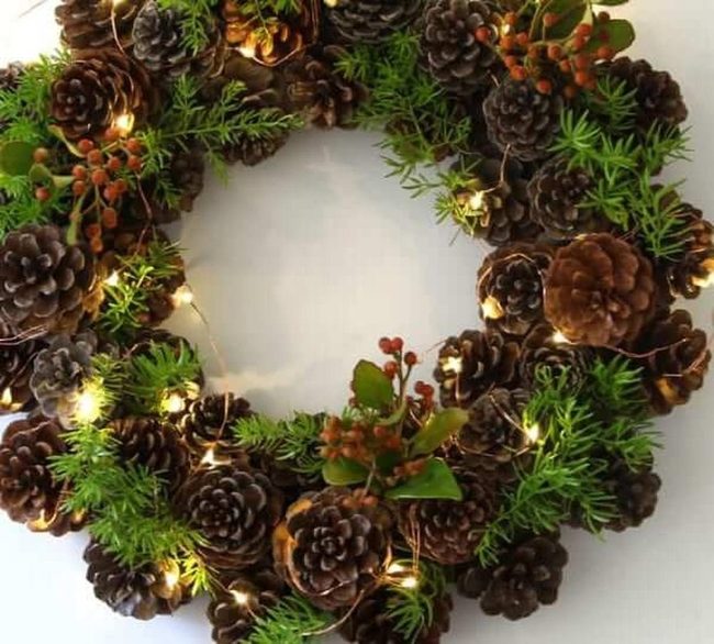 Pinecone Greenery Door Wreath