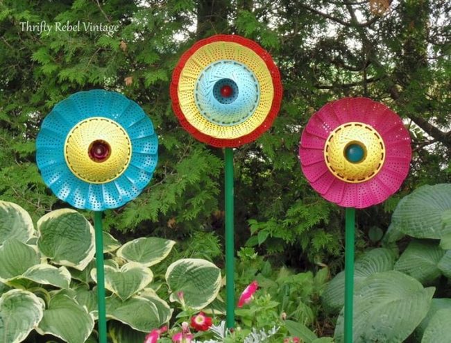 Colorful Plate Flower Garden