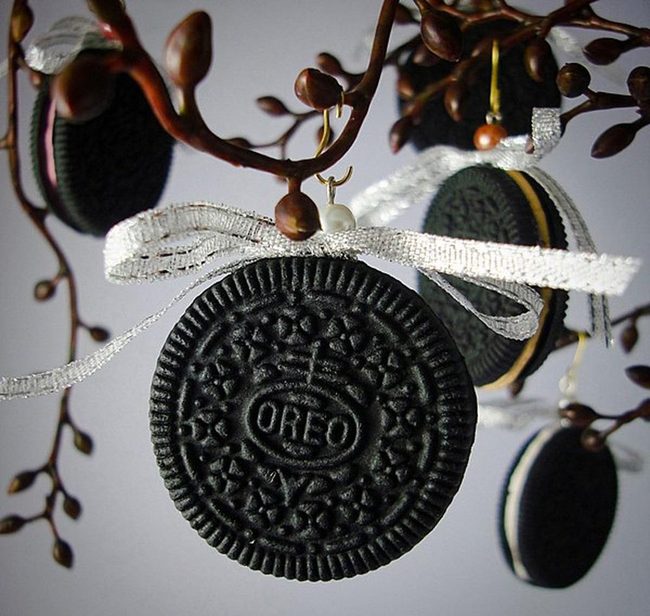 Black Cookie Ornaments Ribbon Display