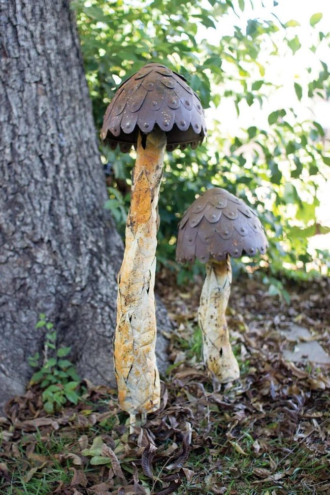 Aged Metal Mushrooms Garden