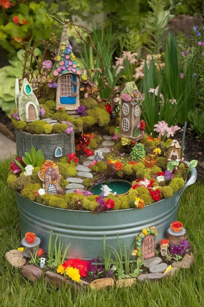 Galvanized Metallic Miniature Yard