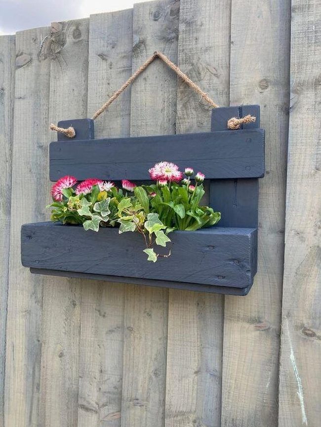 Vertical Pallet Flower Wall