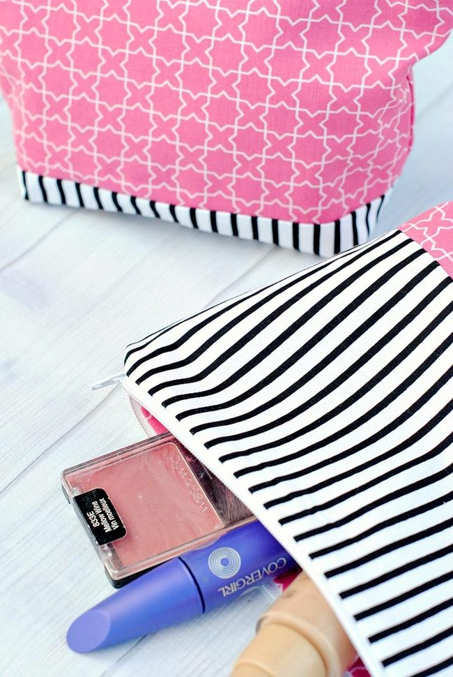Striped Geometry Beauty Essentials