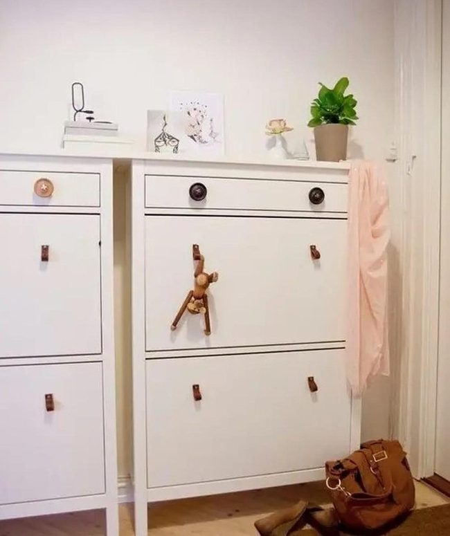 Pink Fabric, Natural Wood, Living Room