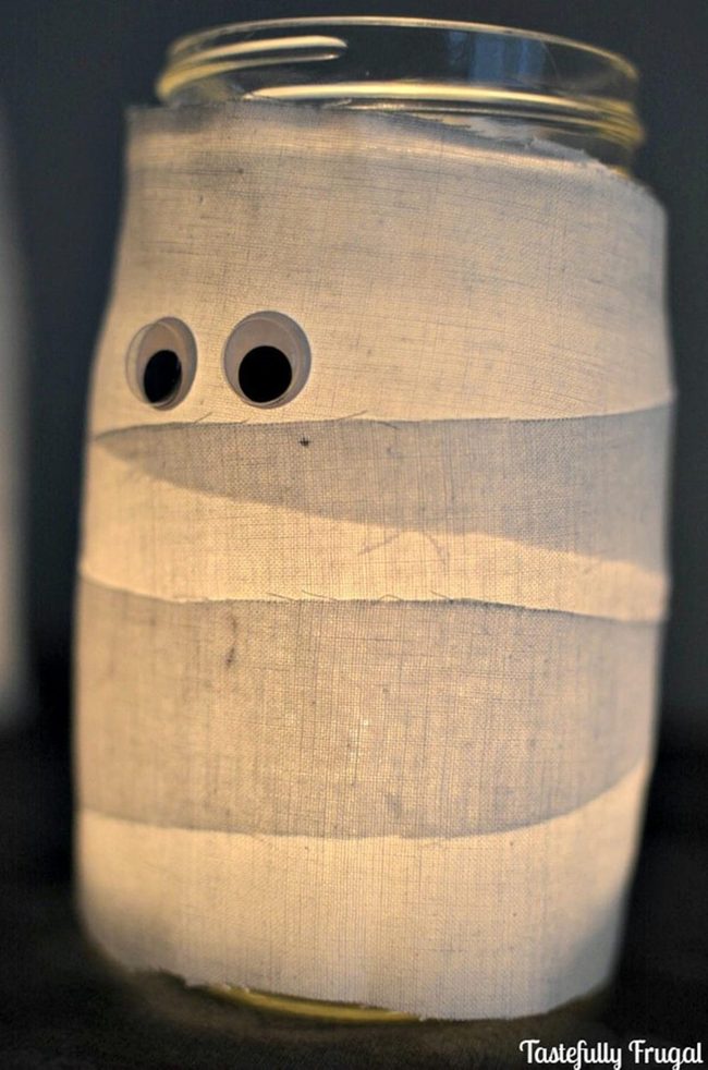 Googly-Eyed Mummy Jars