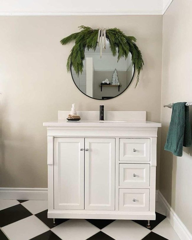 Checkered Bathroom, Neutral Elegance