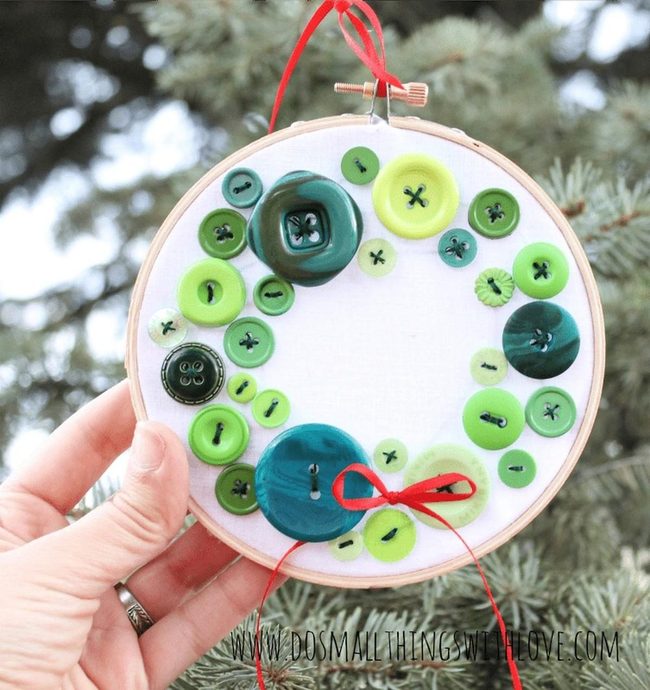 Green Button Circle With Pine