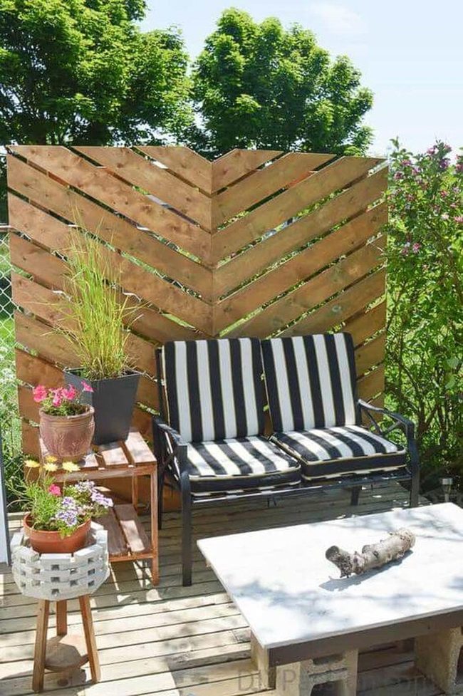 Chevron Wood Garden Screen