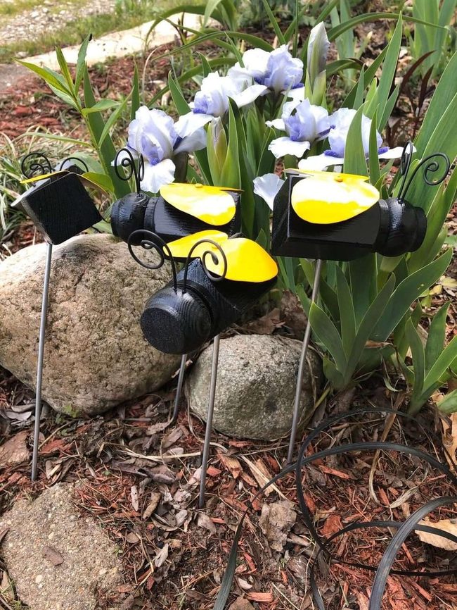 Black Wooden Bee Yellow Wings